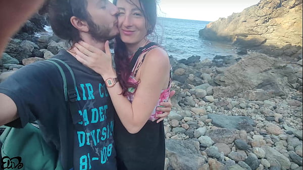 Image Sesso selvaggio tra gli scogli, dove nessuno pu&ograve_ vederci!