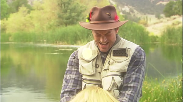 Image FIsherman gets some xxx action from the wife while fishing
