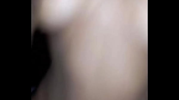 Image No parar&eacute_ de saltar en esta enorme verga. Morena sexy de lindas tetas