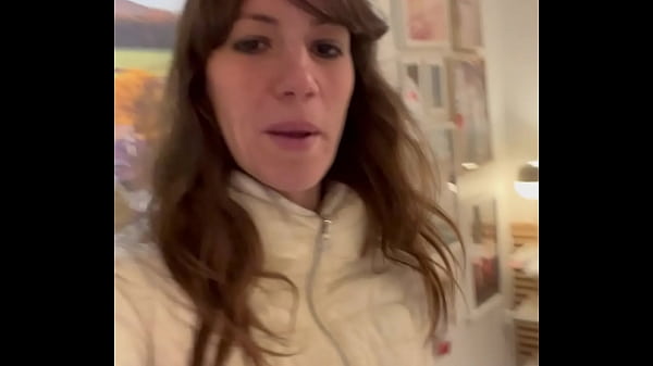 Image Lety Howl cherche une table &agrave_ monter dans un c&eacute_l&egrave_bre magasin de meuble ... Je...