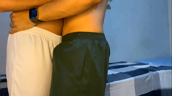 Image Me chamou no Grindr e pediu pra eu foder sem capa