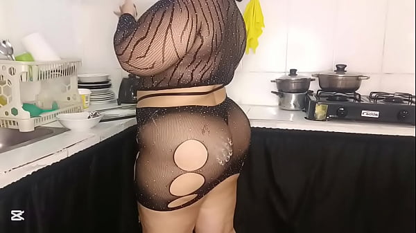 Image Sexy gordita en ropa interior me seduce con su culazo y me chupa la verga para que la folle duro