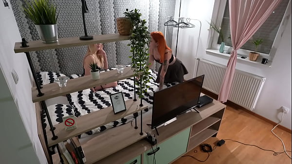 Image Lesbians Squatter was caught and punished!