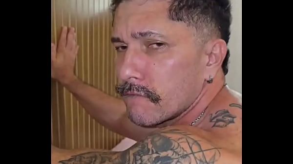 Image Um casal delicioso e explosivo, senti prazer demais com esses dois machos gostosos.
