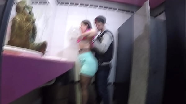 Image Foda no banheiro do restaurante