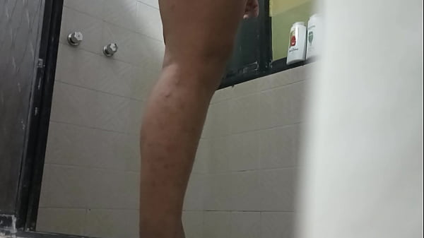Image Espiando deje grabando el celular en el wc de la casa de mi mama