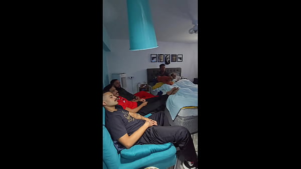Image Descobri que meu primo novinho &eacute_ uma putinha na rua, vive dando o cu pra homem casado... convidei 4 amigos h&eacute_teros pra assistir filme e comer sua bunda virgem