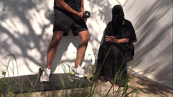 Image I take out my big cock in a public rest area, this Muslim girl is shocked !!!