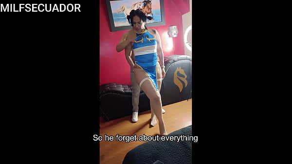 Image Mi madrastra madura se disfraza de Chun Li