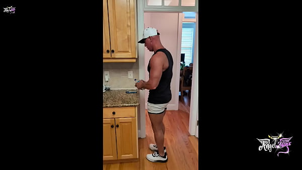 Image Blowjob Over Biceps..W.W.U.D?