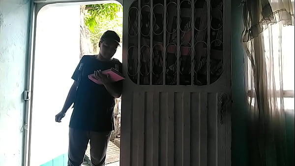 Image luego de recibir el domicilio invito a la chica a pasar y darle un agradecimiento oral