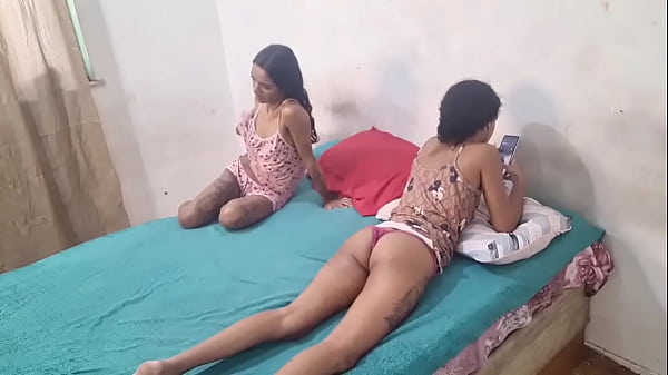Image Minha amiga sapatona sente tes&atilde_o em um velho broxa e d&aacute_ o cu com muita vontade