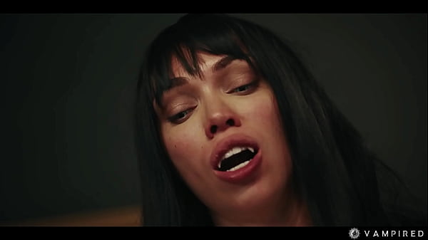 Image Octokuro Cosplays Vampirella - Horny Lesbian Vampire with Huge Tits Mesmerizes Sata Jones Into Hardcore Sex