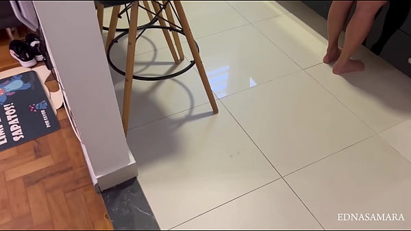 Image ELE CHEGOU DA ACADEMIA, ME ENCONTROU NA COZINHA E ME COMEU LA MESMO, SOCANDO MINHA BUCETA NO P&Ecirc_LO