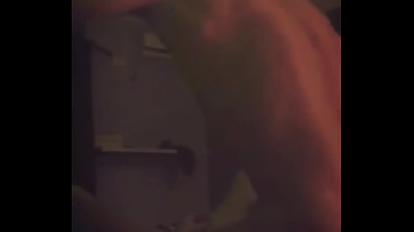 Image luego de una noche loca en el bar me folla a pelo en su departamento mientras su esposa se va de viaje