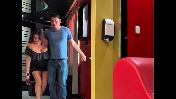 Image MILF cachonda es cogida despu&eacute_s de una fiesta