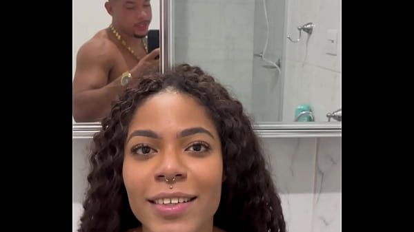 Image Minha enteada novinha de 18 anos me chamou para tomar banho com ela e eu n&atilde_o resisti