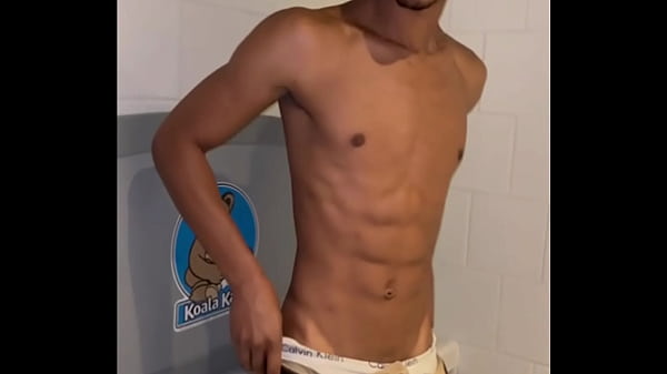 Image BANHEIR&Atilde_O COM O CAFU&Ccedil_U PAUZUDO
