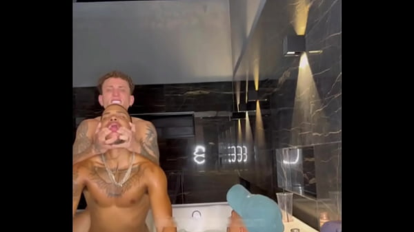 Image TROUXE BOY PAUZUDO PRA CASA PRA FUDER EU E MEU MARIDO