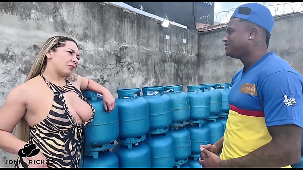 Image COMI O CUZINHO DA COROA LOIRA EM TROCA DE DESCONTO NO G&Aacute_S