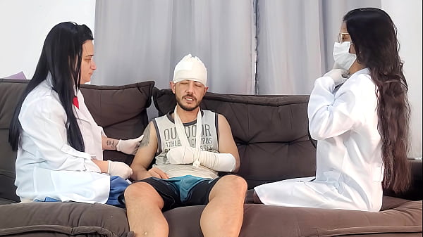 Image Sortudo tem duas Enfermeiras que faz um tratamento diferente