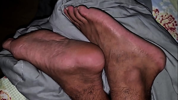 Image VIU OPORTUNIDADE E FODEU O AMIGO DA SUA ESPOSA NA CAMA DELA.