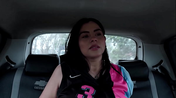 Image Uber driver picks up hot passenger and ends up fucking her in the car - Tommy Miller