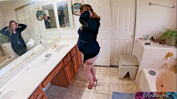 Image Stepmom can't stop thinking about anal