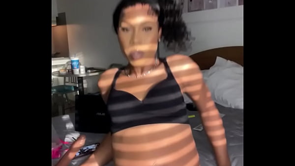 Image JUST A TS WHO LOVE PLAYING IN HER HOLE