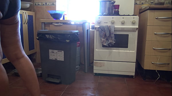 Image Chubby Muslim Aunty Feels Horny In the Kitchen