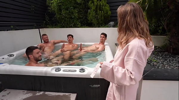 Image WILD GANGBANG TRIPLE PENETRATION AND ANAL TO THE SEXY BITCH Ivy Maddox