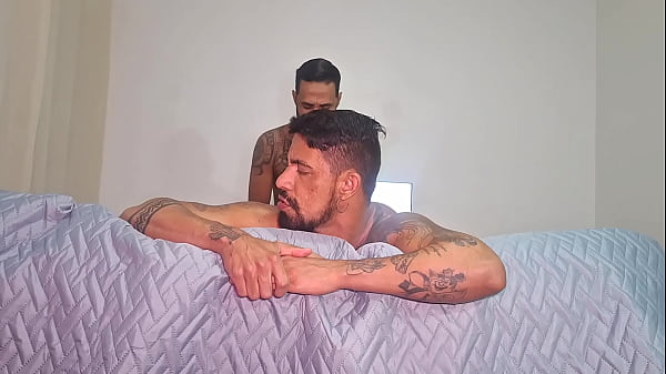 Image Fudendo o cuz&atilde_o do safadinho que e casado .