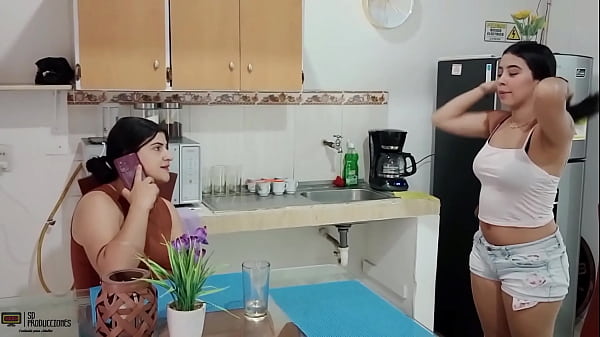 Image Lesbianas de grandes tetas con curvas se follan