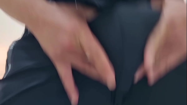 Image TE LO METTO IN BOCCA | SEGA E SBORRA - SI STRAPPA GLI SLIP E SI SPUTA SUL CAZZO