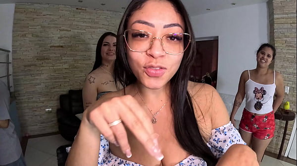 Image Aos poucos Pamela Urach vai se soltando para seu primeiro sexo anal