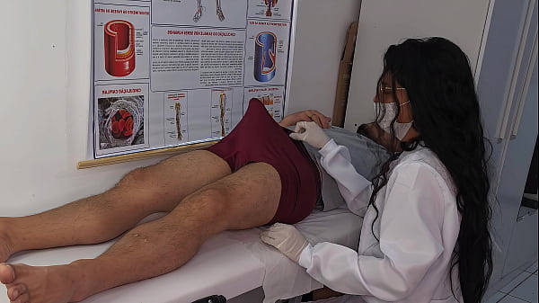 Image Paciente n&atilde_o consegue controlar a ere&ccedil_&atilde_o diante da enfermeira