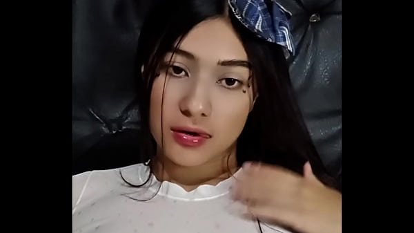 Image Latina cachonda recibe un duro anal de su amante