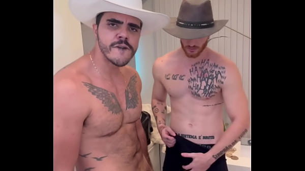 Image Carmona e Marcelo Debian os agroboys numa brotheragem quente