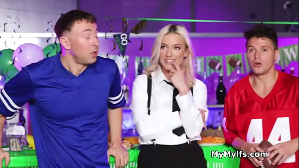 Image Kinky barmaid wants to get freeused by two lucky friends