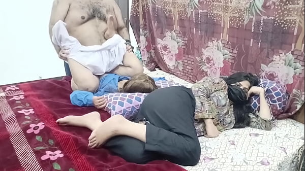 Image Pakistani Husband Cheating With School Girl Behind His Wife