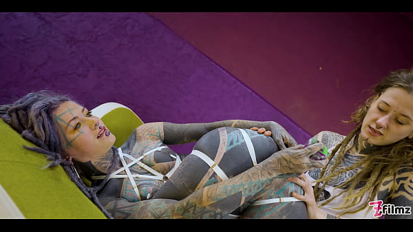 Image Tatted TEENS Ramming Huge Toys Into Each Other&rsquo_s Holes