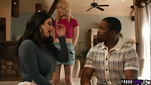 Image Sarah Arabic and Lily LaBeau letting Sarahs husband Isiah Maxwell fuck them both for him to sign the divorce papers