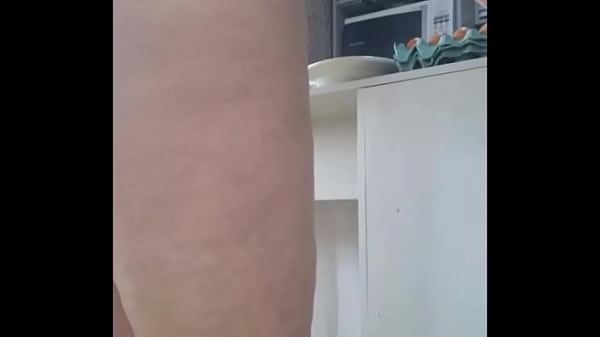 Image Madrasta provando micro biquini para ir a praia e pede opini&atilde_o do enteado!! comentem e pe&ccedil_am   v&iacute_deos