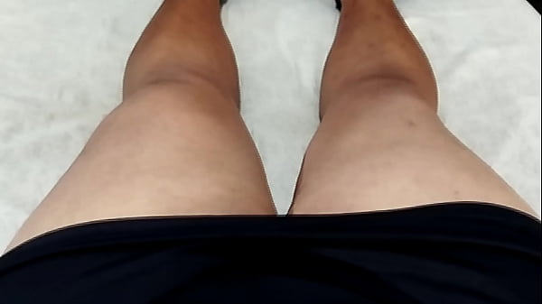 Image Flagrei minha esposa se masturbando no quarto com seu brinquedinho e fui me masturbar e gozar gostoso pra ela