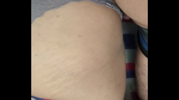 Image Follandome el co&ntilde_o gordo de mi mam&aacute_ con piernas abierta