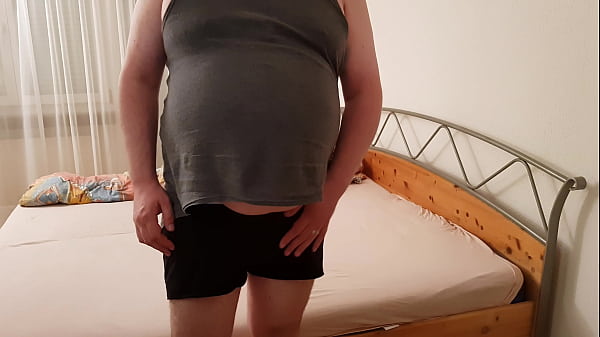 Image Im Bett den haarigen Pimmel ordentlich durchgewichst