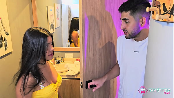 Image Se masturba en el ba&ntilde_o y me la cojo para no decirle a sus papas