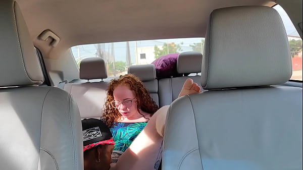 Image A LOIRA DISSE QUE IA FAZER SO UM BOQUETE MAS APROVEITO PRA TIRAR TODO MEU LEITE NA XOXOTA DENTRO DO CARRO