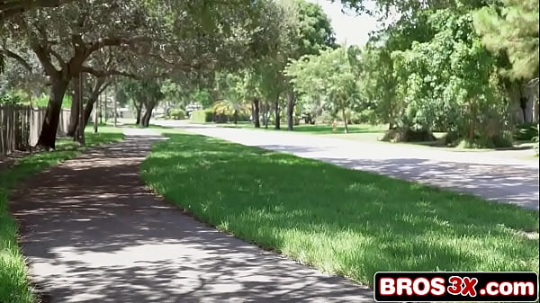 Image Jogger Chases Latina Hottie Home for a Hardcore Surprise
