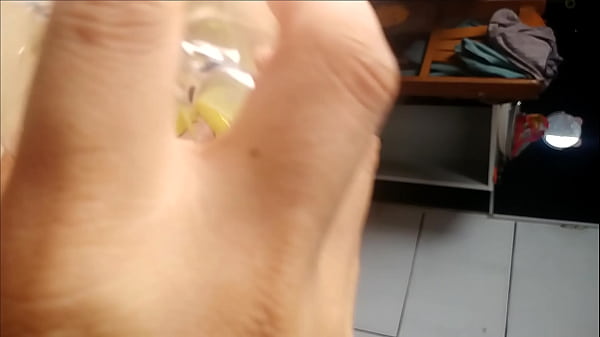 Image Real masturbation with a bottle with a happy ending